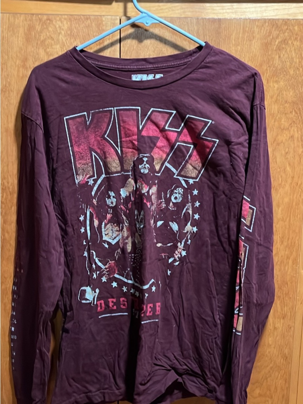 Kiss Long Sleeve Graphic Tee in Burgundy